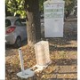 LA FOTO. Portare il lavoro a casa? No, al contenitore dei rifiuti tessili LA FOTO. Portare il lavoro a casa? No, al contenitore dei rifiuti tessili