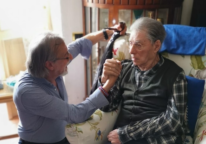 Un'immagine che oggi commuove particolarmente: Verderio da Bossi per i 40 anni della Lega