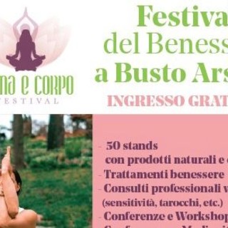 Il consigliere Andrea Pisani con le organizzatrici della manifestazione