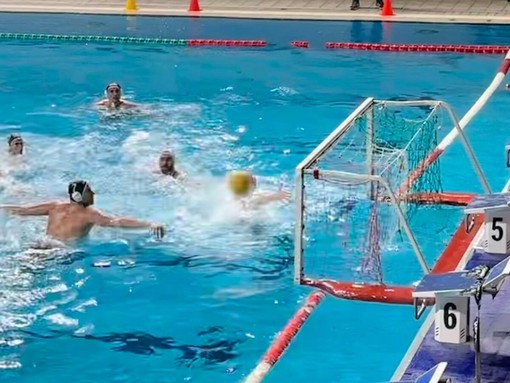 C’è un’Onda Blu da fermare: la Busto Pallanuoto è carica