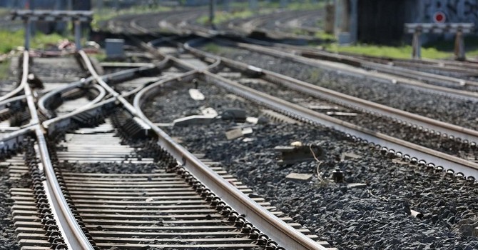 Persona travolta da un treno merci sulla Varese-Milano alla stazione di Vanzago-Pogliano: una vittima e traffico interrotto Persona travolta da un treno merci sulla Varese-Milano alla stazione di Vanzago-Pogliano: una vittima e traffico interrotto