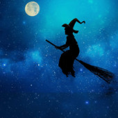 La Befana si prepara a fare le acrobazie in Valle Olona La Befana si prepara a fare le acrobazie in Valle Olona