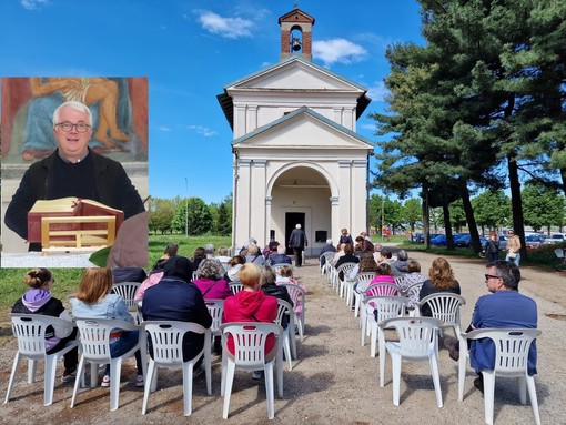 La messa alla chiesetta e don Claudio Caregnato - foto per cortesia di Agostino Di Francesco