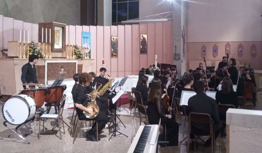 Riabitare e liceo musicale Bausch portano Vivaldi a Busto