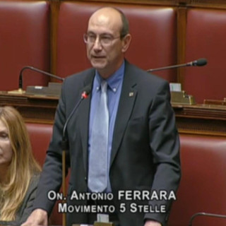 Antonio Ferrara (M5S) alla Camera: «Con Bossi si chiude un’epoca»