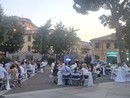 La cena in piazza San Michele nel quartiere omonimo La cena in piazza San Michele nel quartiere omonimo