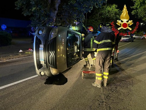 Il ribaltamento della scorsa notte a Cittiglio