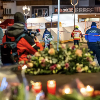 Tragedia di Crans-Montana, luminarie spente nei comuni delle Valli del Verbano