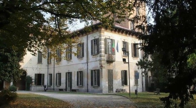 Il municipio di Azzate