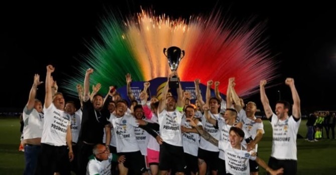 Il Marnate Gorla alza la Coppa Lombardia e vola in Promozione (foto Lnd Lombardia)