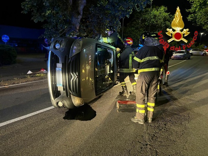 Il ribaltamento della scorsa notte a Cittiglio