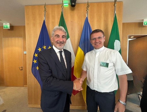 Lombardia-Ucraina, sottosegretario Cattaneo incontra i giovani “messaggeri di pace” contro l’orrore della guerra Lombardia-Ucraina, sottosegretario Cattaneo incontra i giovani “messaggeri di pace” contro l’orrore della guerra