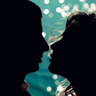 “easyJet... e l’è non reclame” - “easyJet... e non è propaganda”