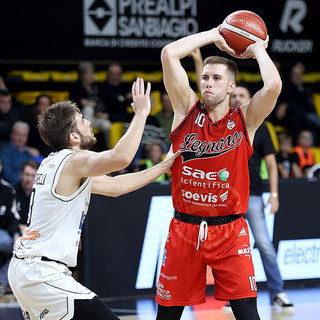 I Knights brindano a Conegliano e riprendono la corsa