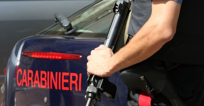Blitz dei carabinieri contro lo spaccio in un edificio abbandonato: due arresti Blitz dei carabinieri contro lo spaccio in un edificio abbandonato: due arresti