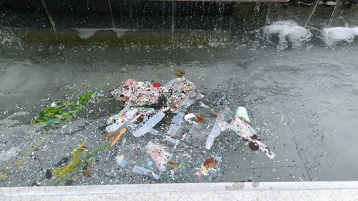 LA FOTO.  Siamo in Quaresima, ma non per gli incivili