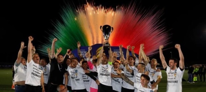 Il Marnate Gorla alza la Coppa Lombardia e vola in Promozione (foto Lnd Lombardia)