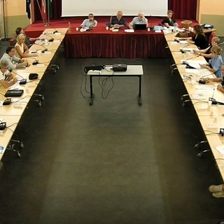 In consiglio comunale si discute sul futuro di Olgiate. Scontro sul Cse