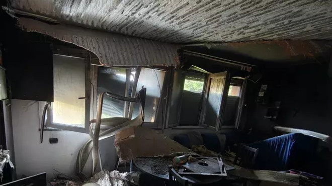 La casa distrutta dalle fiamme, ma non la speranza: scatta la gara di solidarietà per una coppia di Busto La casa distrutta dalle fiamme, ma non la speranza: scatta la gara di solidarietà per una coppia di Busto