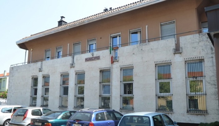 È agosto, si studia in Comune