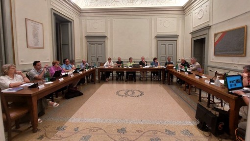 A Castellanza via i palazzoni di San Giulio, al loro posto il verde