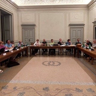 A Castellanza via i palazzoni di San Giulio, al loro posto il verde