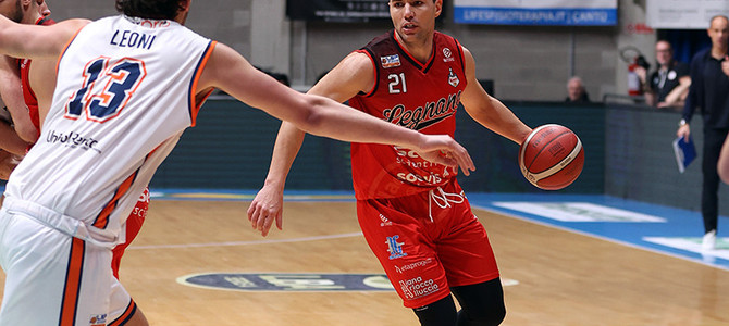 Knights in volata: sbancato il PalaDesio