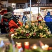Tragedia di Crans-Montana, luminarie spente nei comuni delle Valli del Verbano Tragedia di Crans-Montana, luminarie spente nei comuni delle Valli del Verbano
