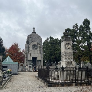 Bilancio, meno entrate da multe e concessioni cimiteriali. E Max Rogora sbotta: «Tombe abbandonate da anni»