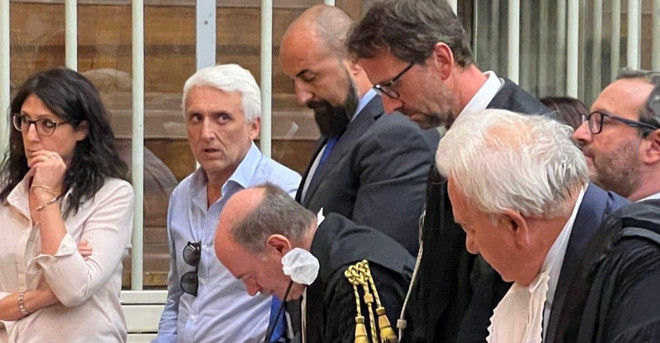 La foto postata da Carmine Gorrasi, terzo da sinistra, accanto alle sue parole
