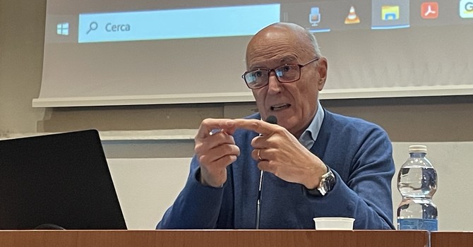 VIDEO. Università cittadina: Busto Arsizio, cuore operaio e culla della scelta repubblicana con la lezione di Claudio Mezzanzanica
