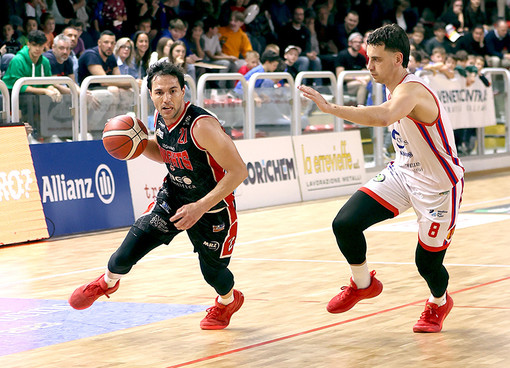 I Knights trovano una vittoria nell'uovo di Pasqua