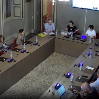 Gorla Minore, nuovo scontro in Consiglio: abrogato il comma 3, la minoranza lascia l’aula