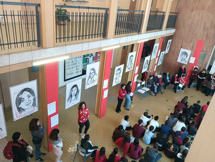 L’Istituto “Carminati” celebra la Giornata Internazionale contro la Violenza sulle Donne con una mostra realizzata dagli studenti di terza