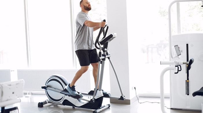 Come allenarsi con l'ellittica in casa: guida completa per bruciare calorie e tonificare