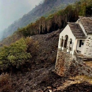 Premosello, salva dalle fiamme la chiesetta dell'Alpe Lut: «Un piccolo miracolo» Premosello, salva dalle fiamme la chiesetta dell'Alpe Lut: «Un piccolo miracolo»