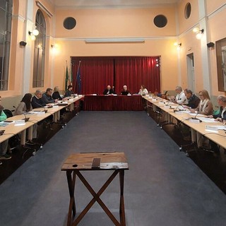 I problemi all’impianto audio non fermano il Consiglio di Olgiate. Approvata la variazione di bilancio