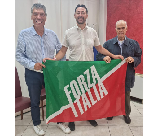 Laveno Mombello, Giovanni Castelli entra in Forza Italia