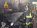 Cairate, incendio in un capannone Cairate, incendio in un capannone