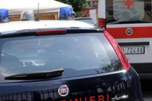 Cosparge il padre con liquido infiammabile e gli dà fuoco uccidendolo: arrestato Cosparge il padre con liquido infiammabile e gli dà fuoco uccidendolo: arrestato