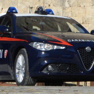 Varese, si finge carabinieri e truffa un'anziana: bottino da mezzo milione di euro. Diciottenne arrestato