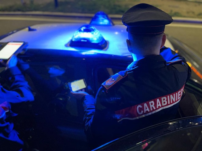Cinquantenne di Castiglione Olona aggredito e rapinato durante incontro a luci rosse: due denunce