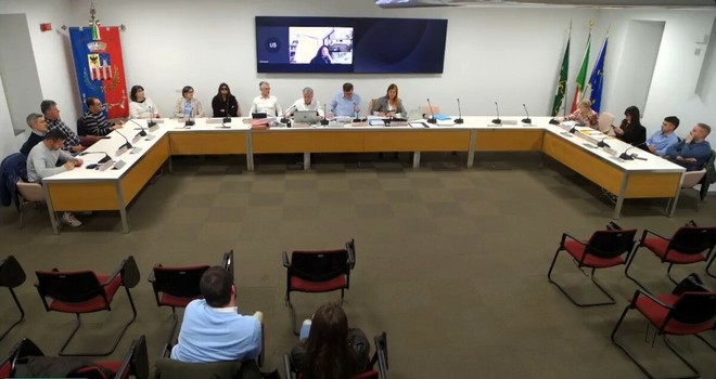 Sipario sull’era Zappamiglio-bis a Gorla Maggiore. I bilanci dei consiglieri e i grazie del sindaco