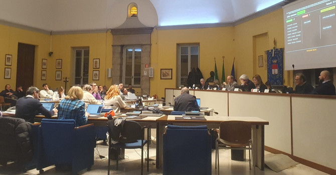 Strade private ad uso pubblico: il Pd interroga il Consiglio su numero, gestione e manutenzione