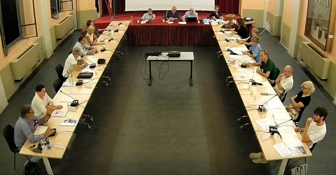 In consiglio comunale si discute sul futuro di Olgiate. Scontro sul Cse