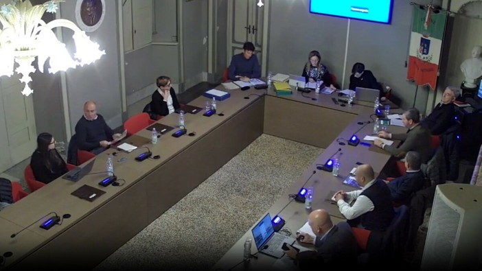 Gorla Minore boccia il Comando unico della Polizia Locale