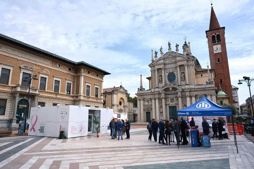 Senologia al Centro torna a Busto: prevenzione protagonista in Piazza San Giovanni