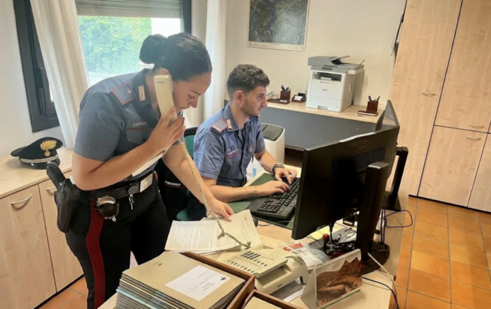 Deruba un'anziana con la truffa del finto operatore bancario: i carabinieri di Luino gli sequestrano il conto corrente Deruba un'anziana con la truffa del finto operatore bancario: i carabinieri di Luino gli sequestrano il conto corrente