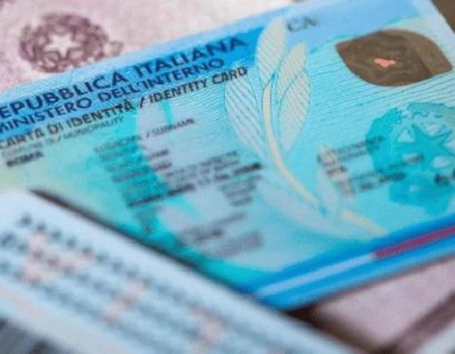 Carta d’identità cartacea, slitta il termine ma il Comune invita a rinnovarla: sono ancora più di 3mila Carta d’identità cartacea, slitta il termine ma il Comune invita a rinnovarla: sono ancora più di 3mila