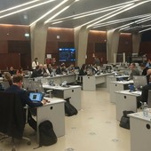 Ristorni dei frontalieri, in Regione passa la mozione della maggioranza. Scontro Monti-Astuti